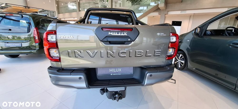 Toyota Hilux 2.8 D-4D mHEV Double Cab Invincible 4x4 - 5
