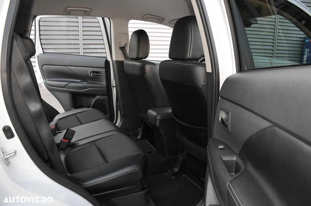 Mitsubishi Outlander 2.2 DI-D 4WD Intense - 6