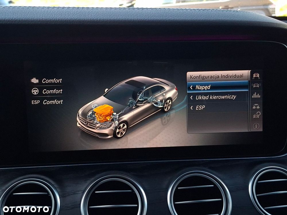 Mercedes-Benz Klasa E 220 d AMG - 39