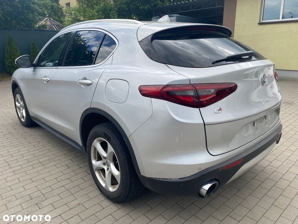Alfa Romeo Stelvio - 14
