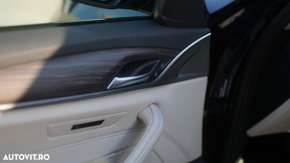 BMW Seria 5 540i Aut. Sport Line - 13