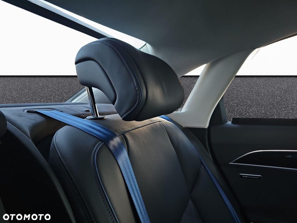 Audi A8 - 38