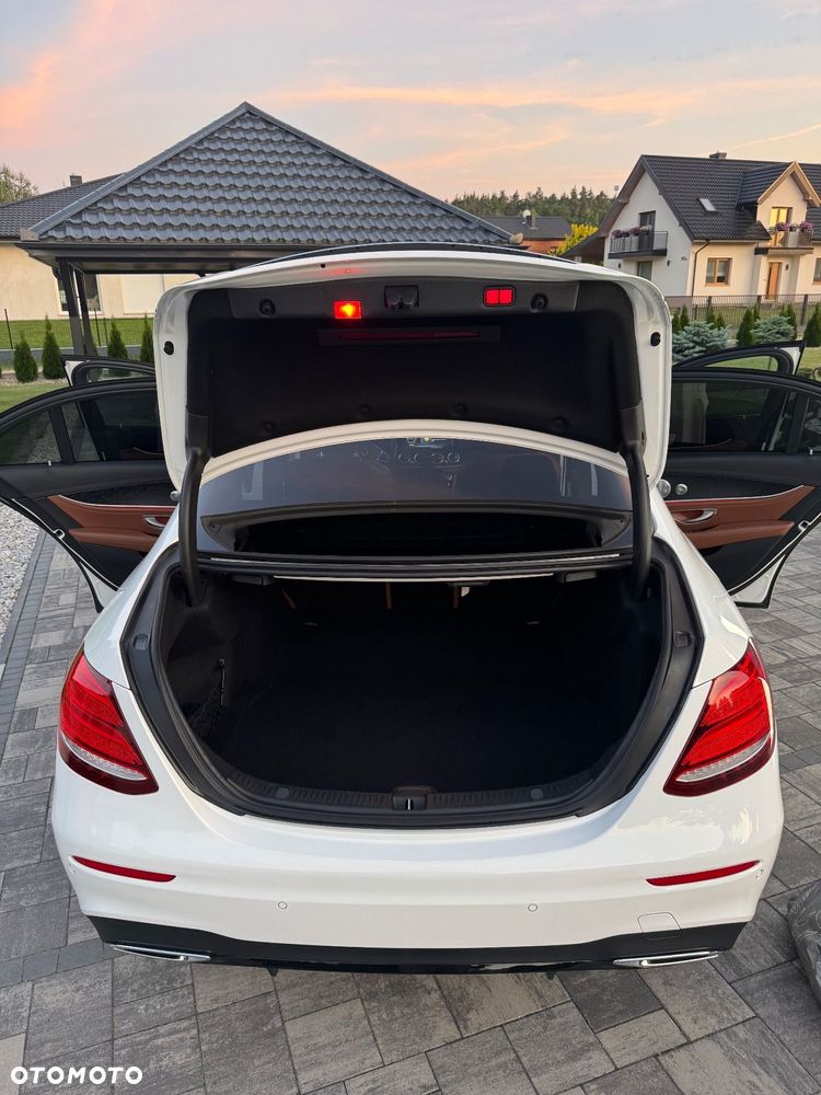 Mercedes-Benz Klasa E 220 d 9G-TRONIC - 16