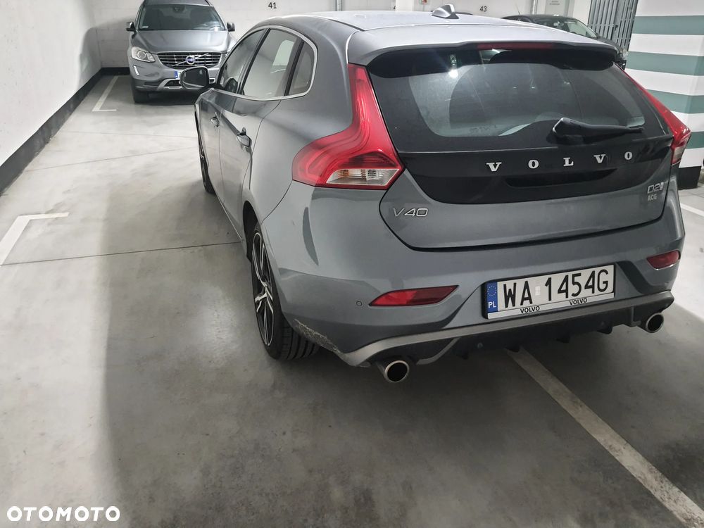 Volvo V40 D2 Drive-E SCR R-Design Momentum - 3