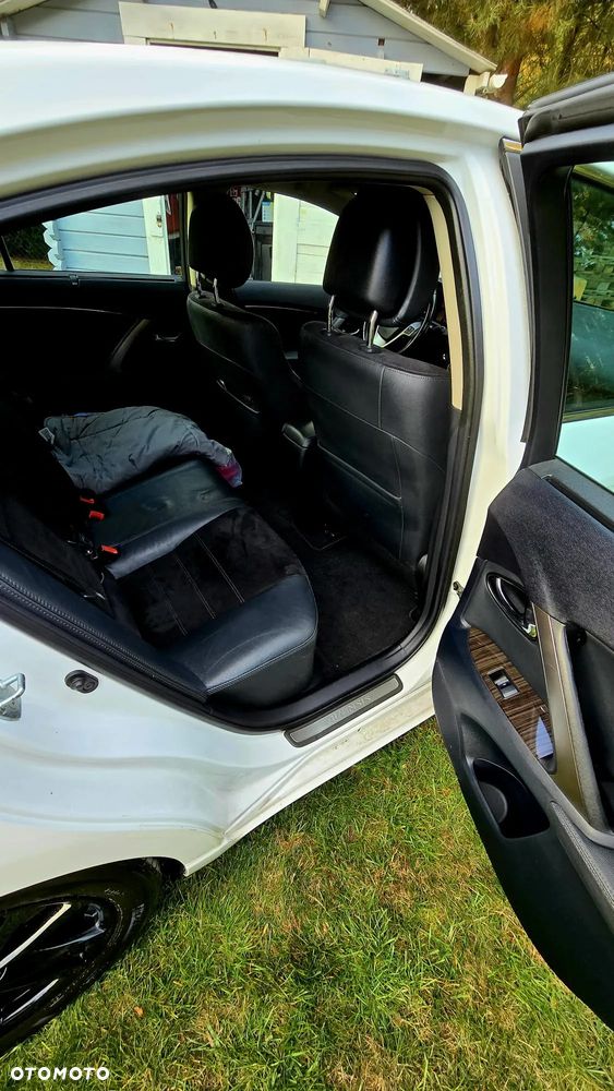 Toyota Avensis - 15