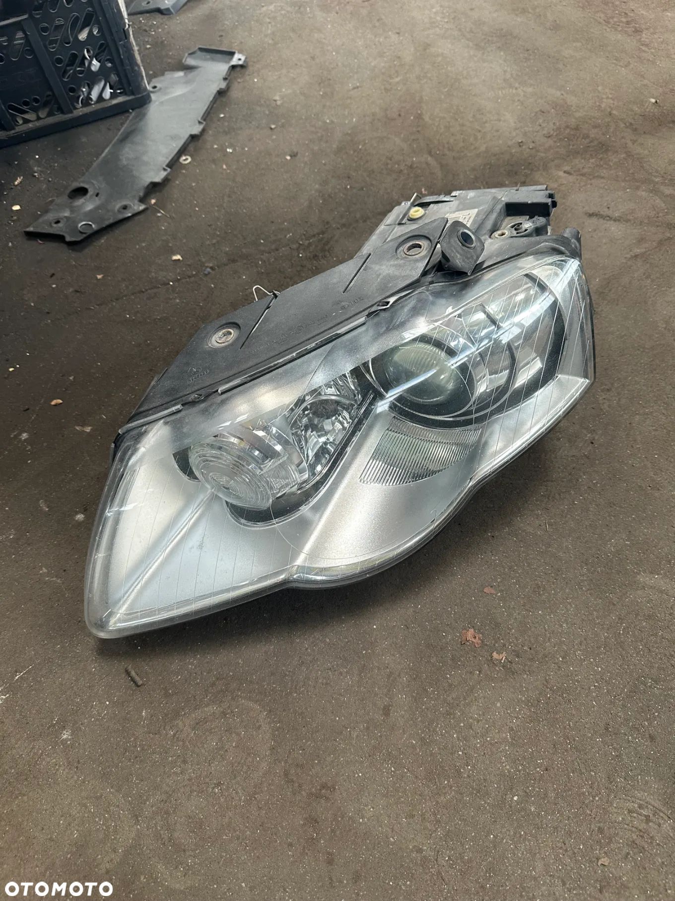 VW PASSAT B6 LAMPA LEWA PRZEDNIA XENON BI XENON - 1