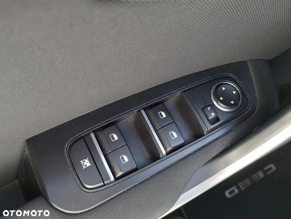 Kia Ceed 1.6 CRDi mHEV S - 17
