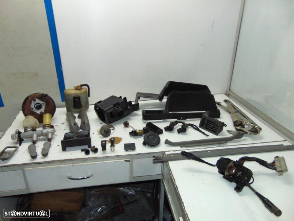 Toyota Starlet KP 61 vários - 1