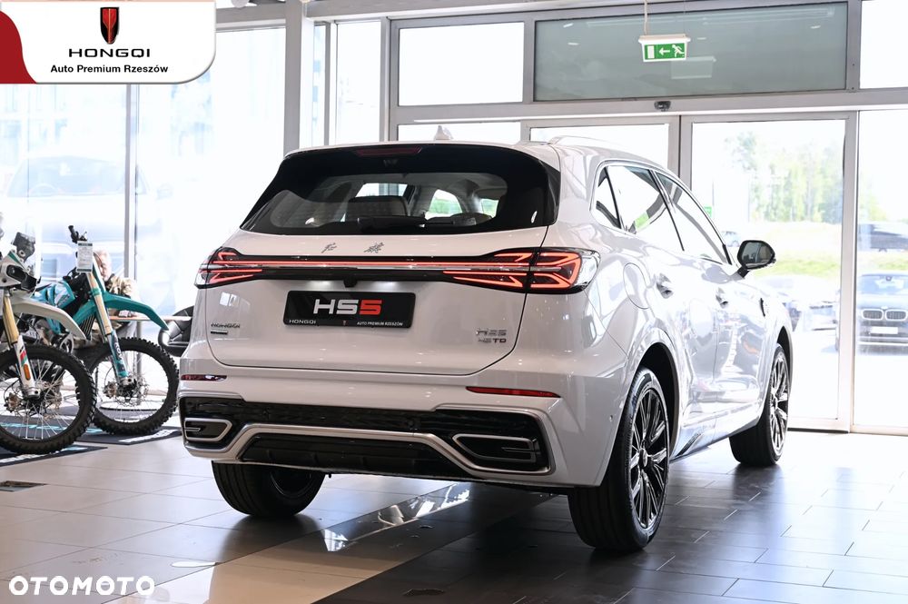 Hongqi HS5 - 18