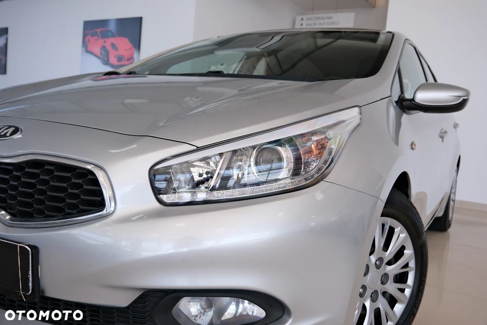 Kia Ceed - 11