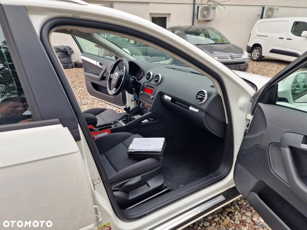 Audi A3 Sportback - 15
