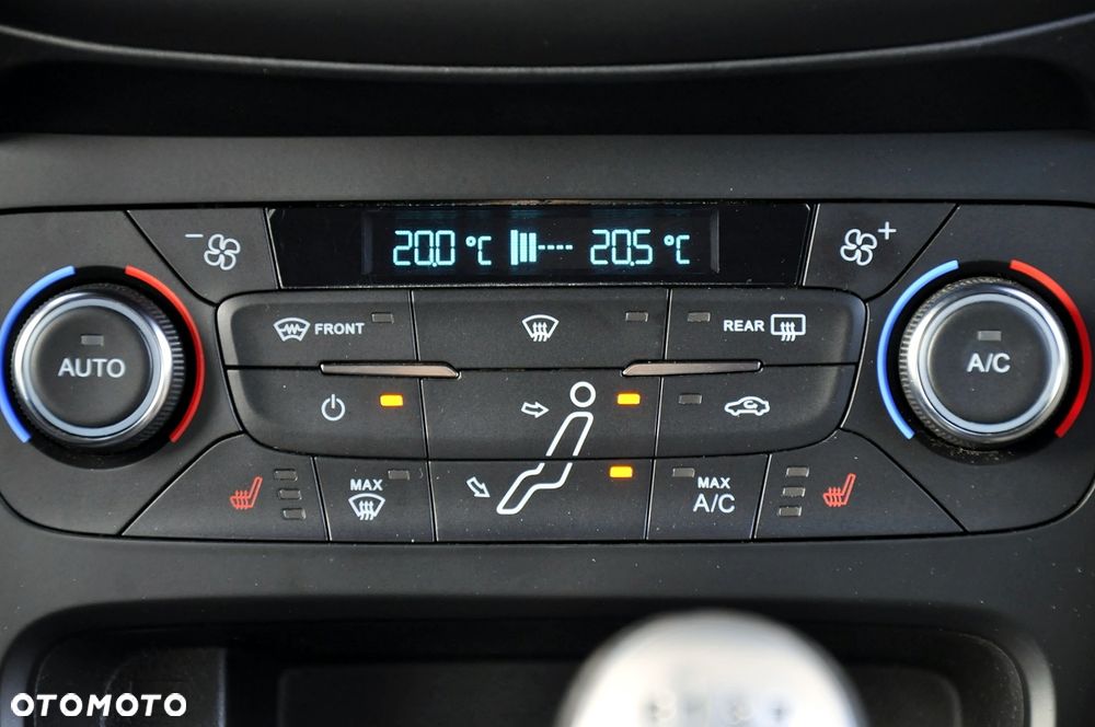 Ford Focus 1.0 EcoBoost Start-Stopp-System ST-LINE STYLE - 26