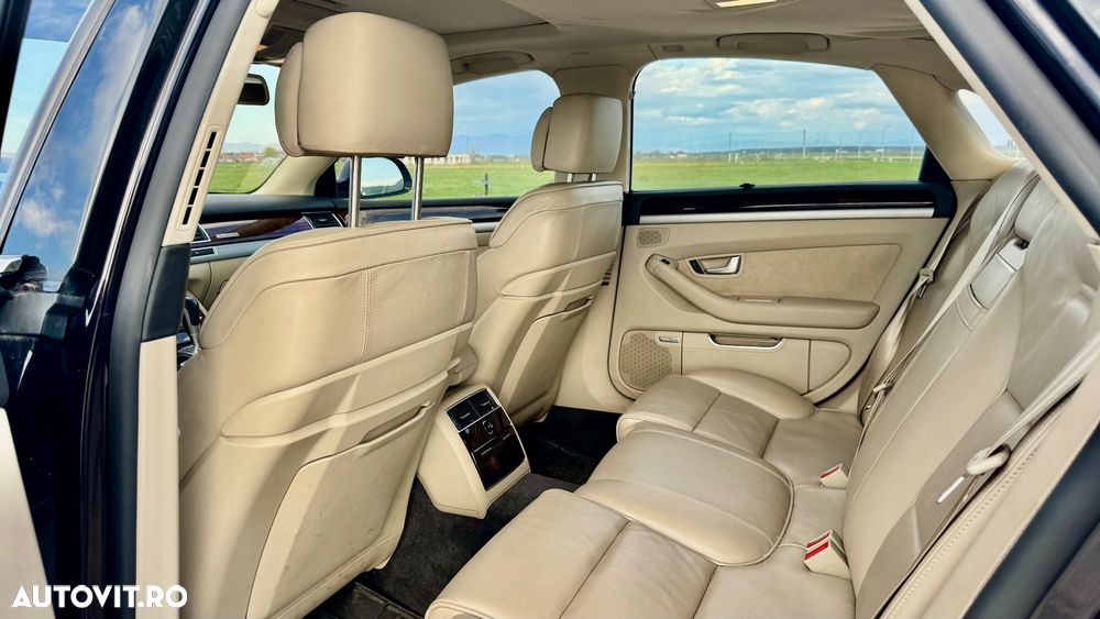 Audi A8 - 7