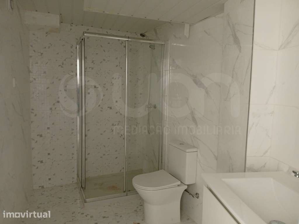 Fração autónoma composta por 4 arrumos para habitação - Grande imagem: 2/5