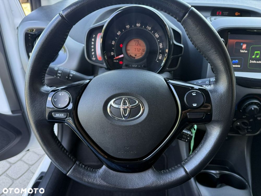 Toyota Aygo x-play - 16