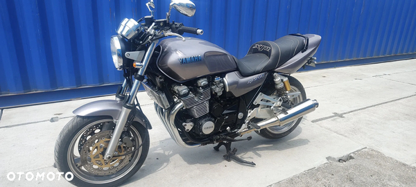 Yamaha XJR