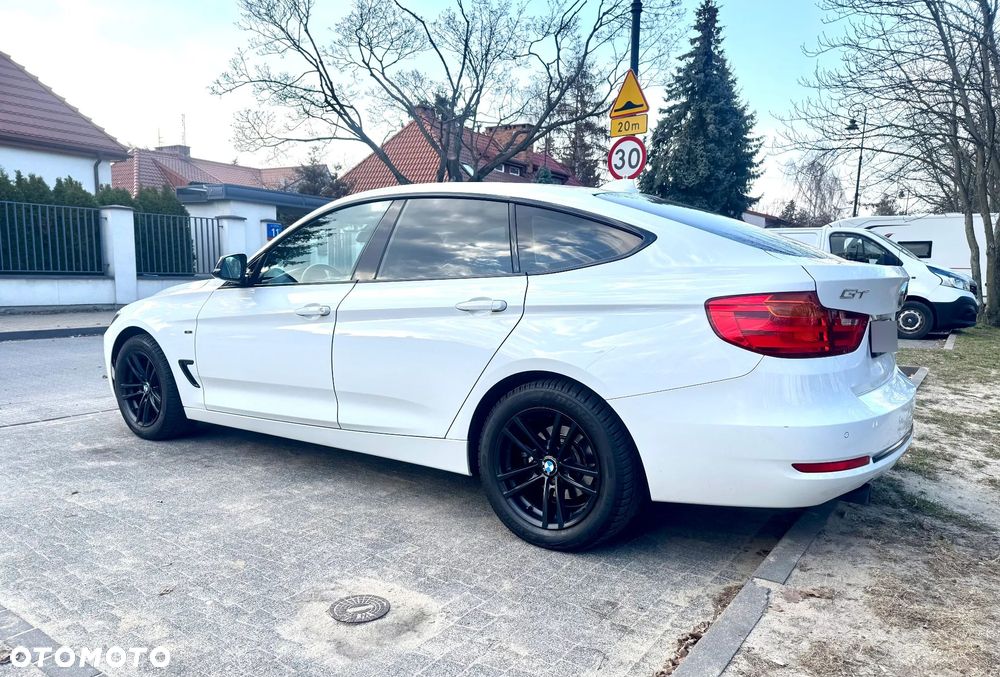 BMW Seria 3 320i Sport Line - 7