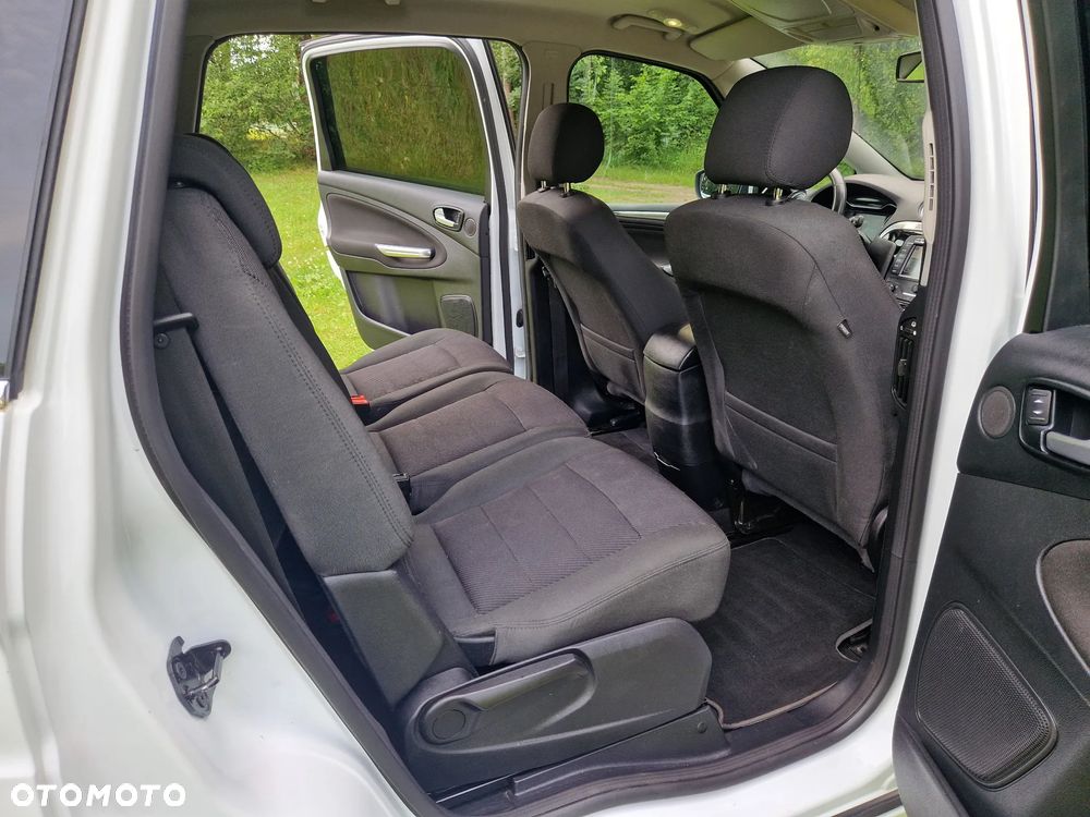 Ford S-Max - 19