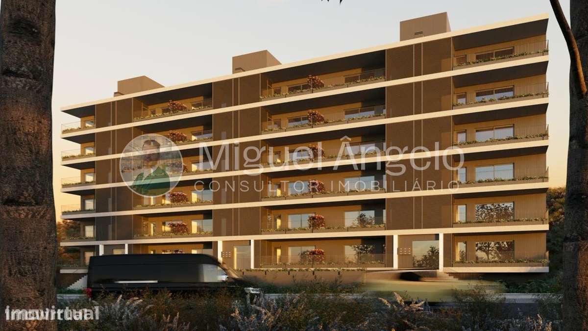 T3 com suíte e varanda no Egas Moniz III — acabamentos premium - Grande imagem: 5/16