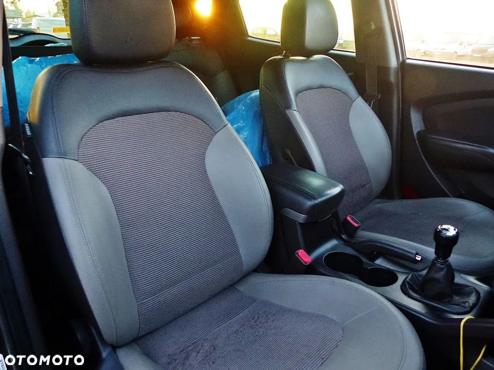 Hyundai ix35 2.0 4WD Premium - 27