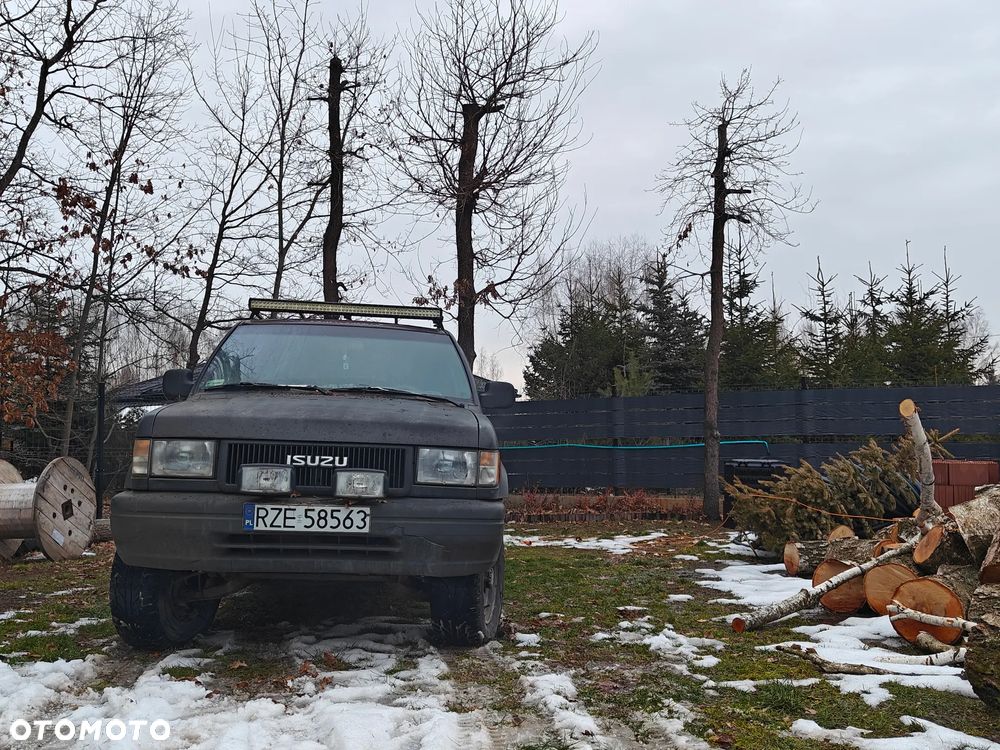 Isuzu Trooper - 6