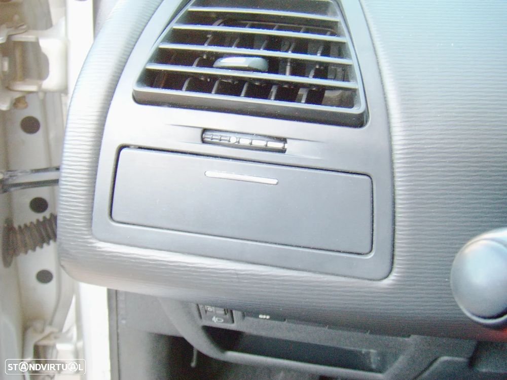 Citroën C4 1.6 HDi Seduction - 14