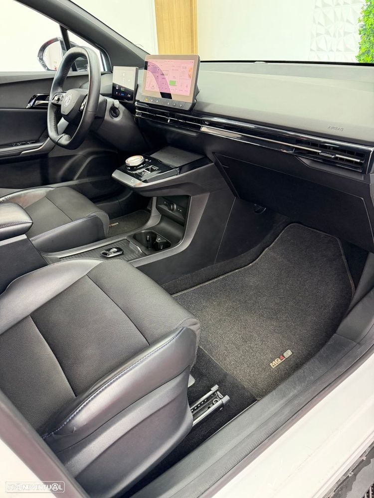 MG MG4 64 kWh Luxury - 15