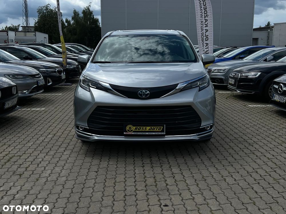 Toyota Sienna - 3