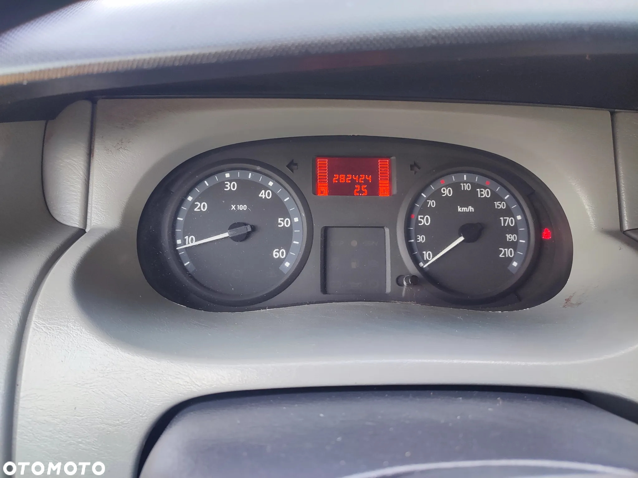 Renault TRAFIC - 13