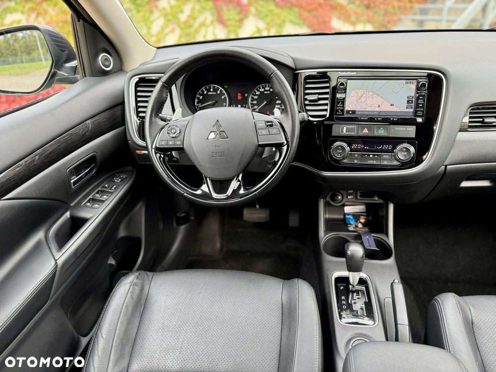 Mitsubishi Outlander - 20