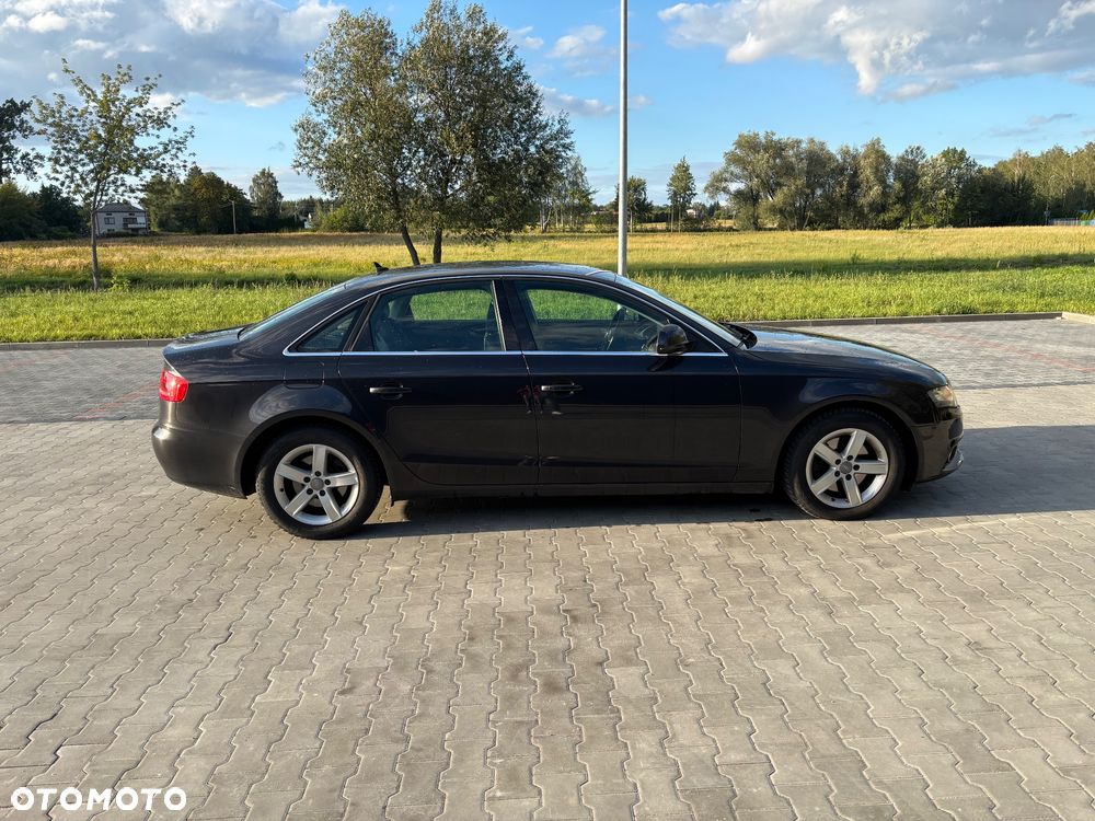 Audi A4 Limousine - 4