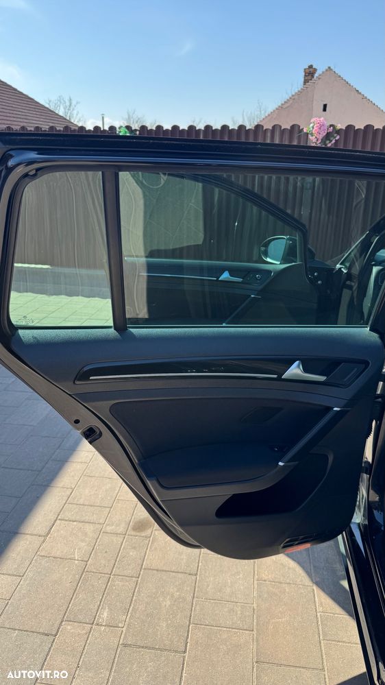 Volkswagen Golf - 20