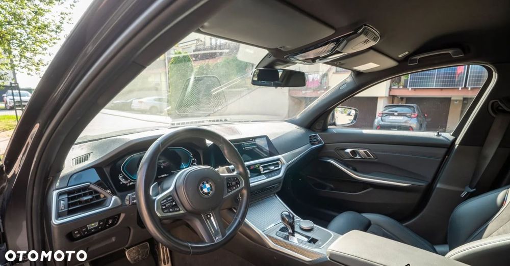 BMW Seria 3 330e M Sport - 6
