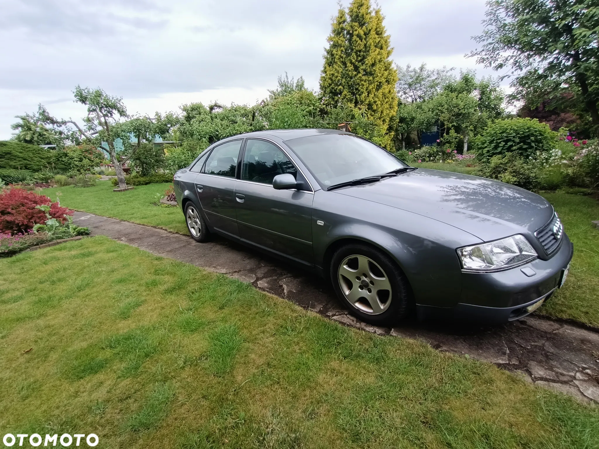 Audi A6 Avant 2.4 - 16