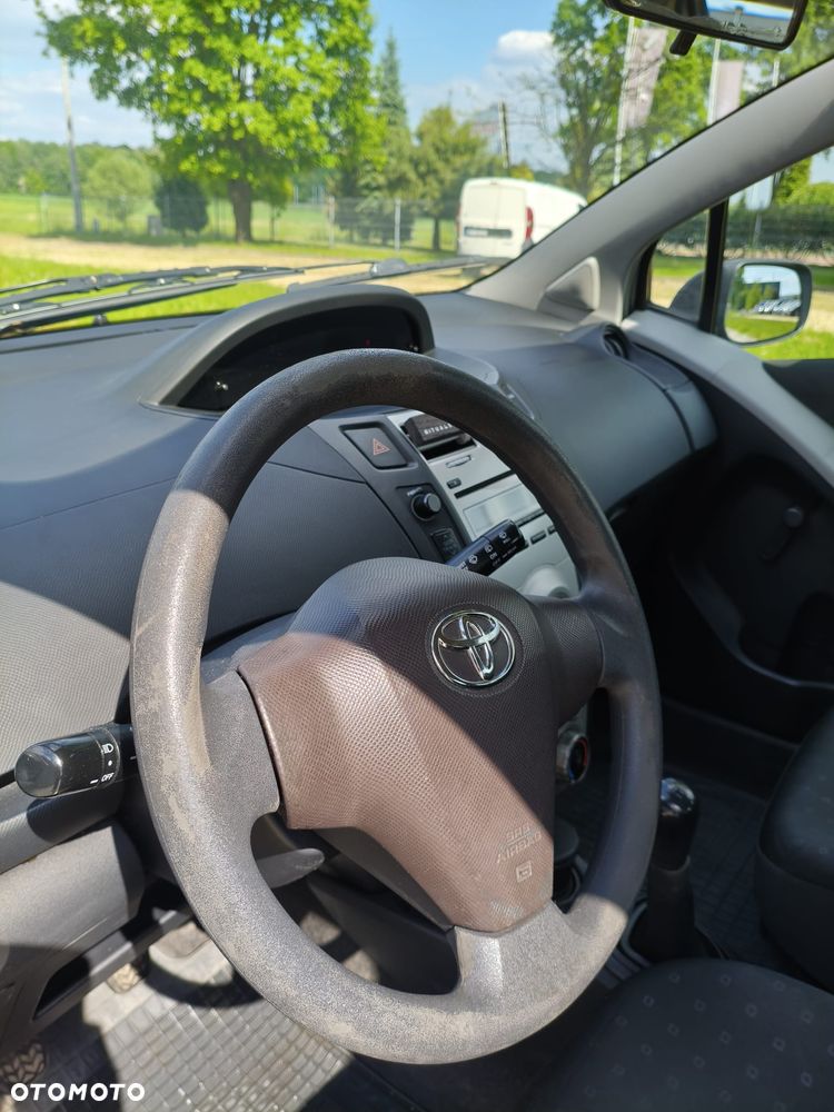 Toyota Yaris 1.0 Luna A/C - 8