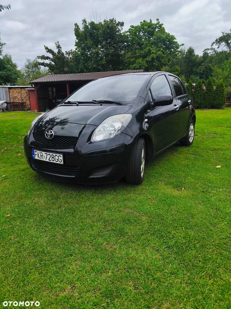 Toyota Yaris - 1