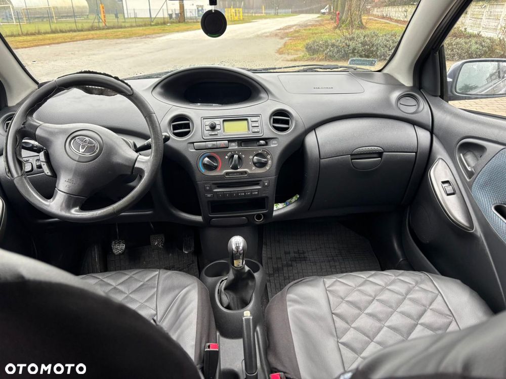 Toyota Yaris - 5
