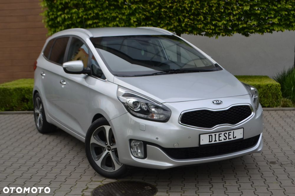Kia Carens - 1