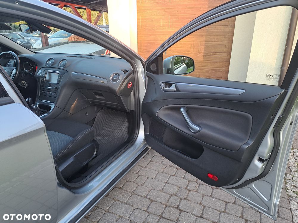 Ford Mondeo 2.0 TDCi Champions Edition - 8