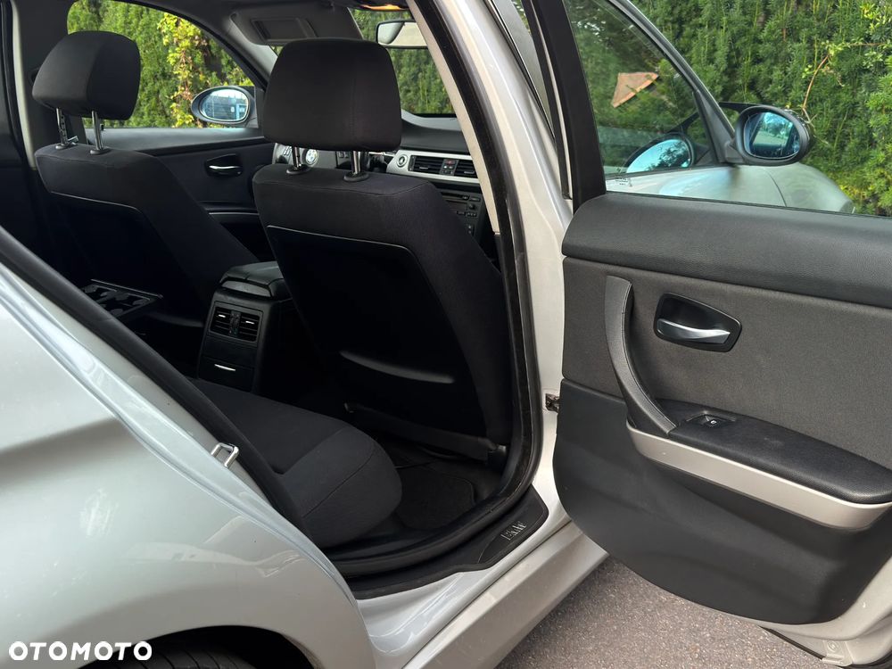 BMW Seria 3 320i - 21