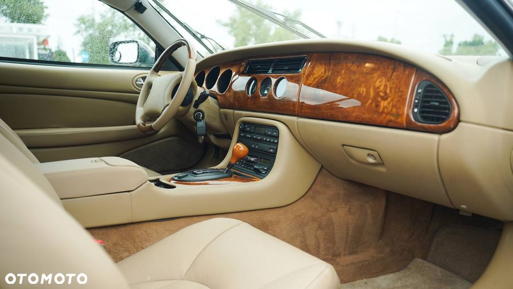 Jaguar XK8 - 8
