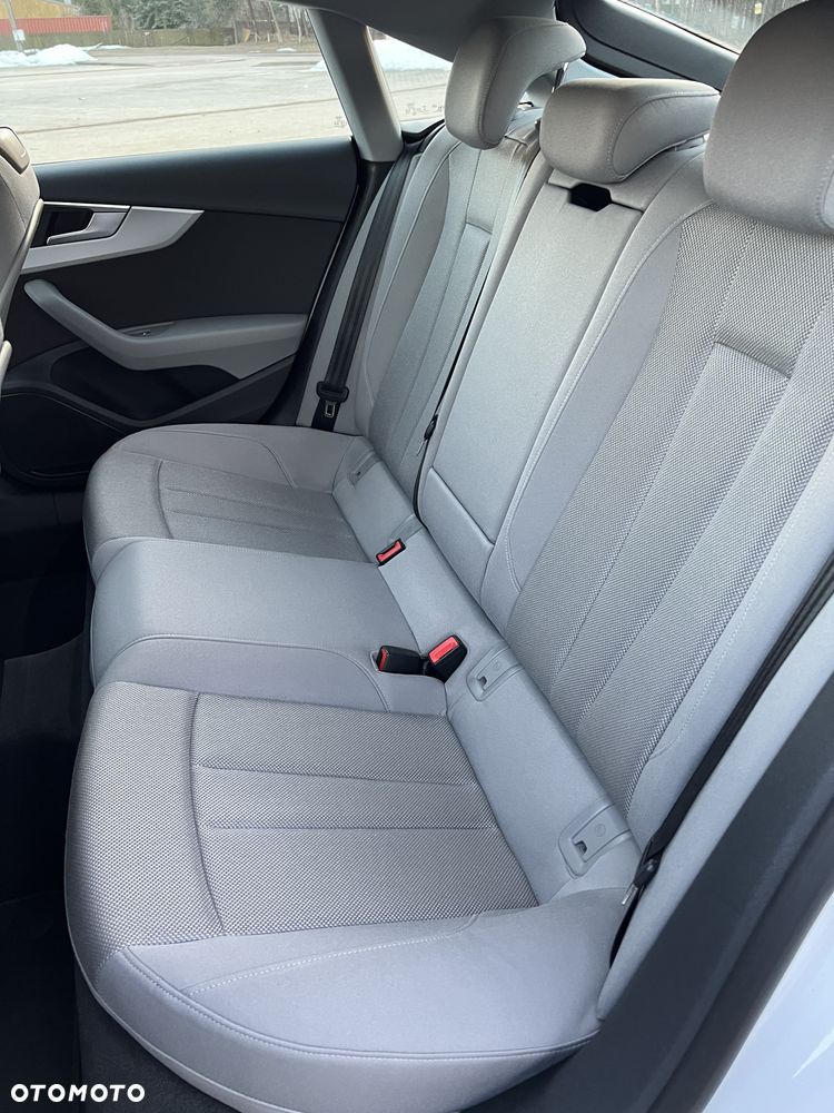 Audi A5 Sportback 35 TFSI S tronic - 16