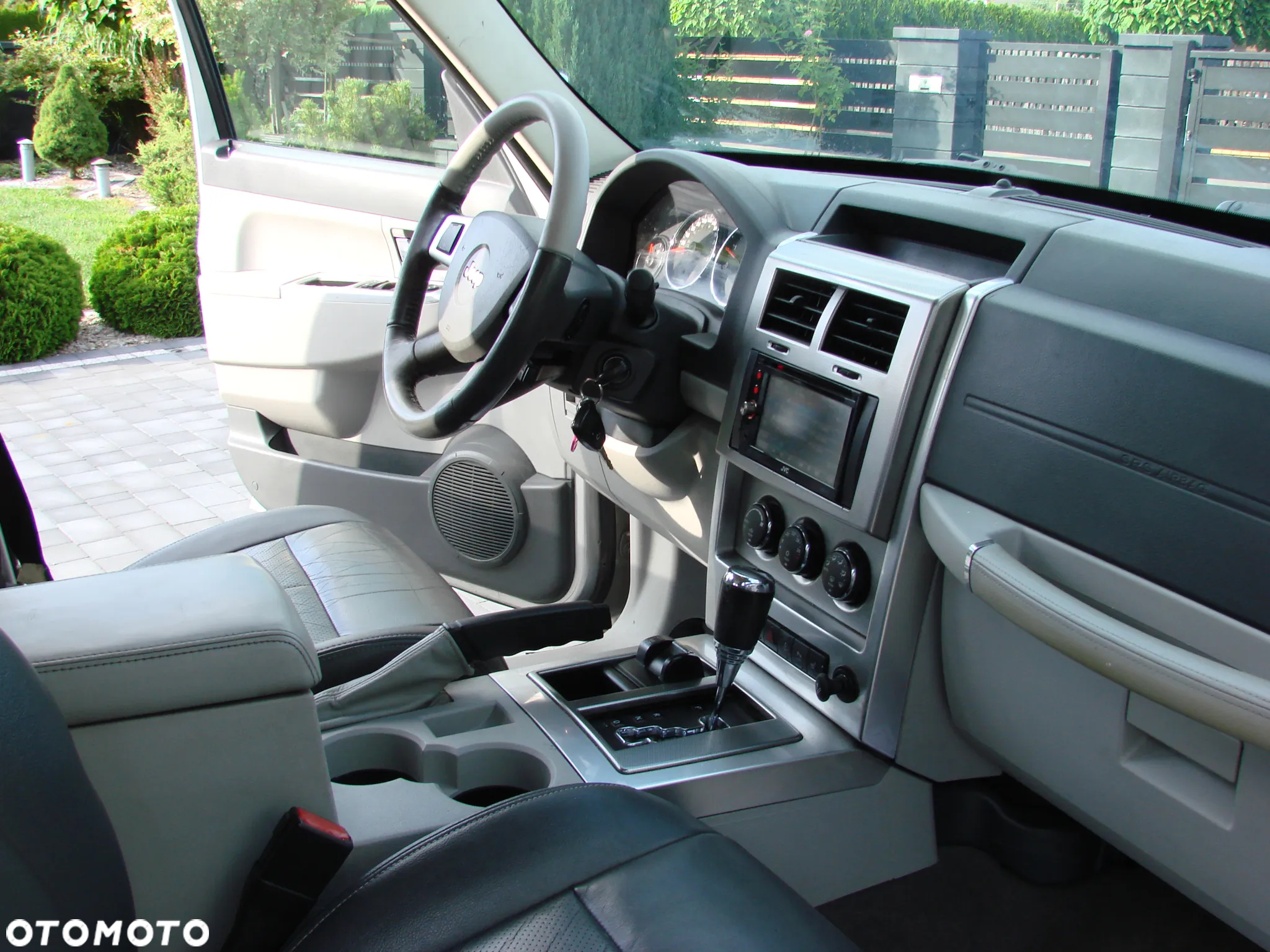 Jeep Cherokee - 20