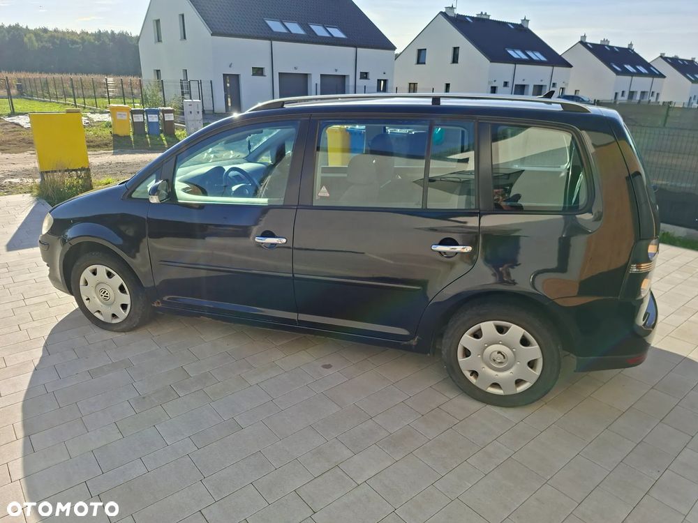Volkswagen Touran 2007 photo 3
