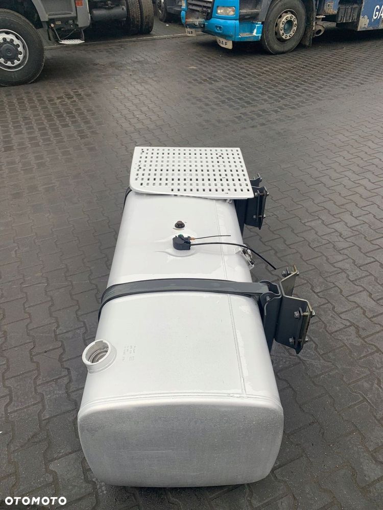 KOMPLETNY ZBIORNIK PALIWA DAF XF 105 106 690L - 4