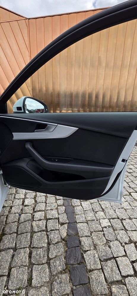 Audi A4 Avant 40 TDI quattro S tronic S line - 32