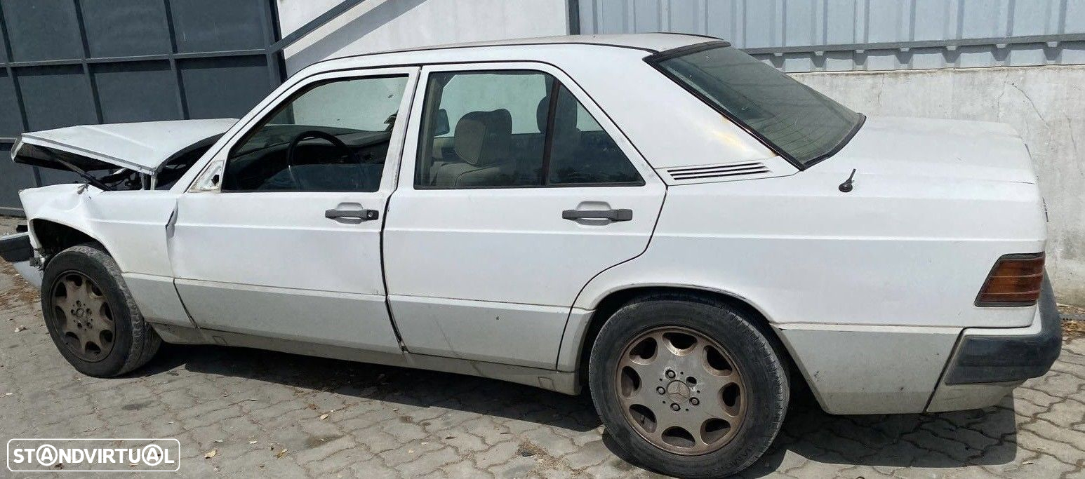 Mercedes 190 D W201 de 1989 disponível para peças - 4