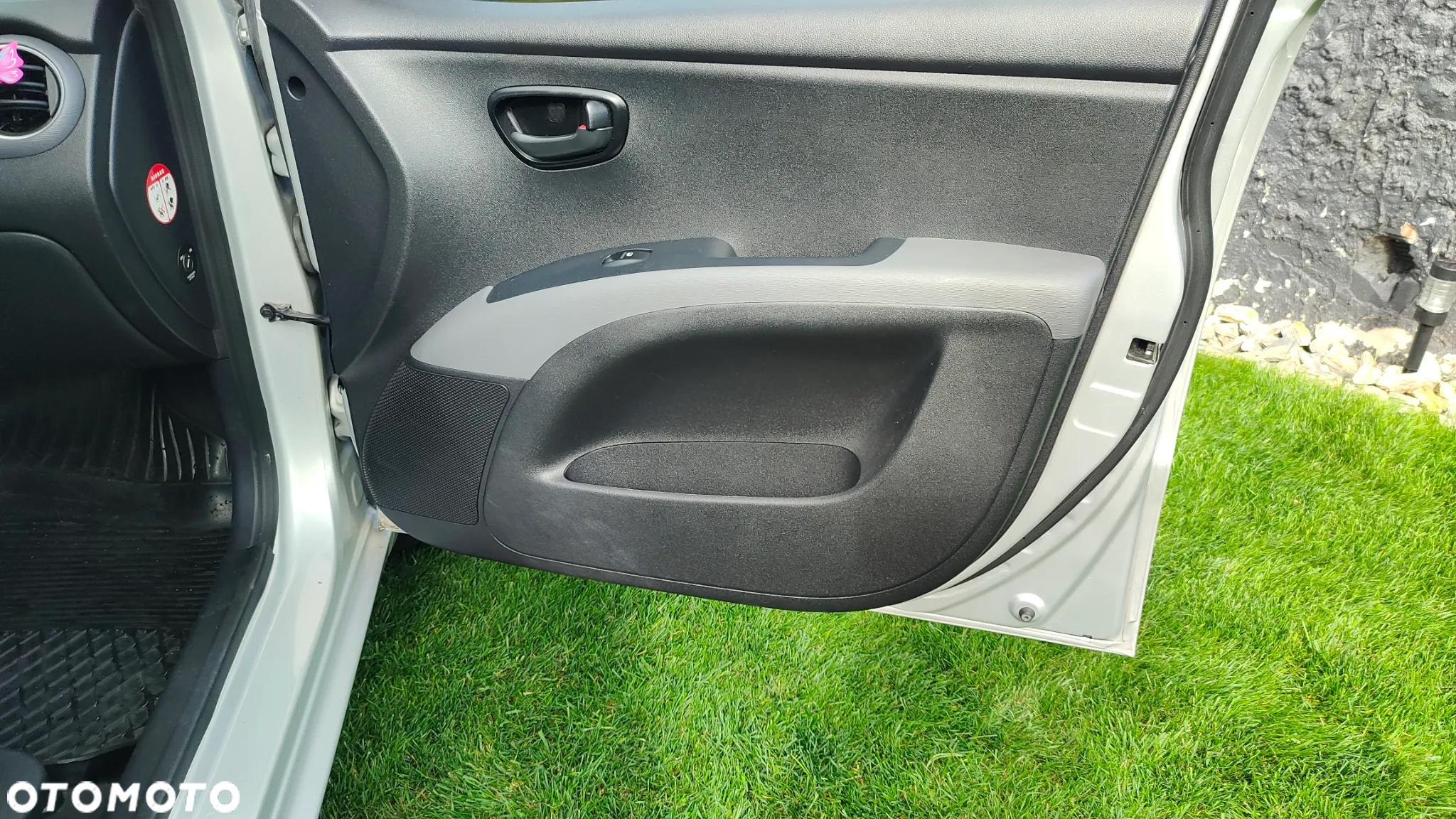 Hyundai i10 1.1 FIFA WM Edition - 10