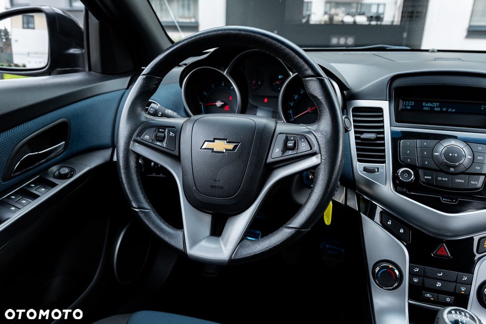 Chevrolet Cruze 1.8 LT - 25