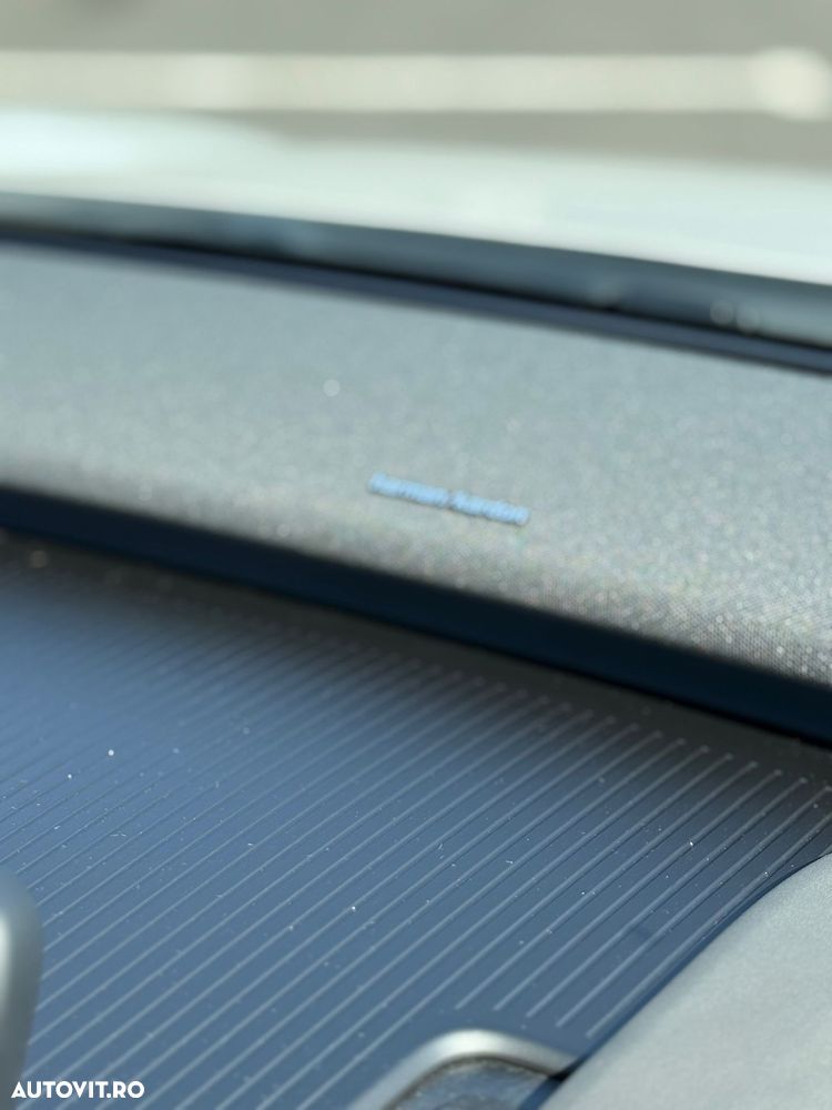 Volvo EX30 Single Motor RWD Plus - 16